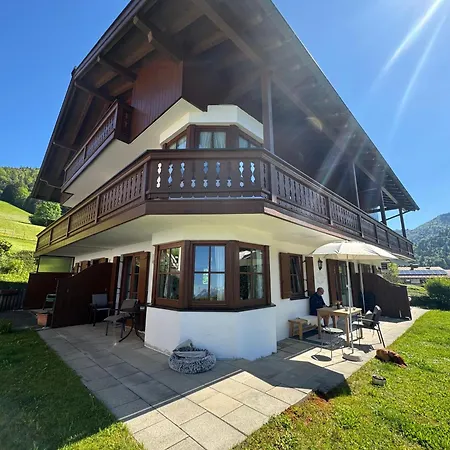 Alpstadl Apartman *